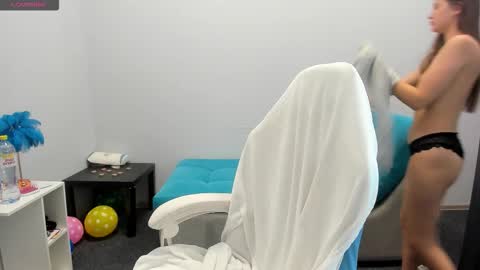 Snapshot of sugar_bunny_girl chatting on December 3, 2:19 am Ariana online show from December 3, 2:19 am