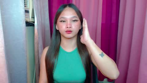 Snapshot of sugar_munch chatting on February 22, 9:26 pm Cheska online show from February 22, 9:26 pm