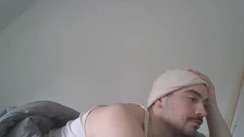 Snapshot of sugargay222 chatting on June 15, 8:22 pm Sugar online show from June 15, 8:22 pm