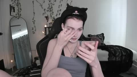 Ella online show from June 5, 6:57 pm