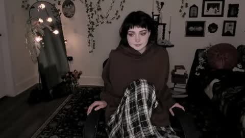 Ella online show from June 18, 6:35 am