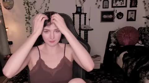 Ella online show from June 27, 3:55 am