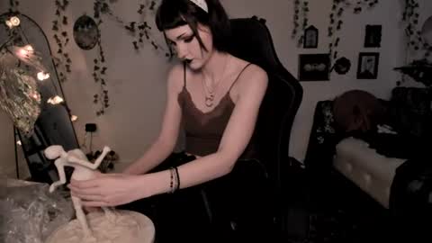 Ella online show from July 23, 5:38 am