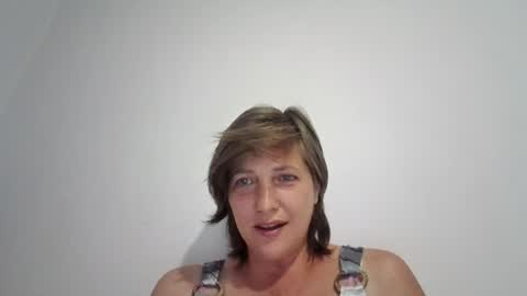 Snapshot of sugarmilf_ chatting on July 9, 7:34 am sugarmilf_ online show from July 9, 7:34 am