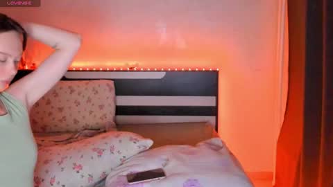 Lola online show from July 19, 8:01 pm