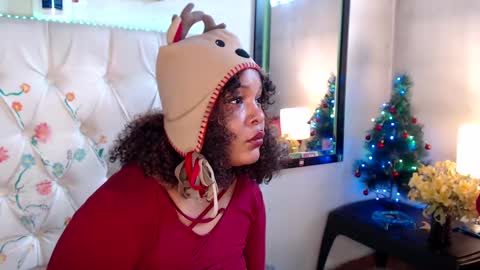 Snapshot of suggabrown_ chatting on December 3, 2:16 pm suggabrown_ online show from December 3, 2:16 pm