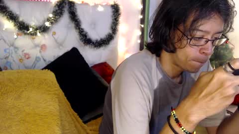 Snapshot of suggabrown_ chatting on December 15, 5:13 am suggabrown_ online show from December 15, 5:13 am