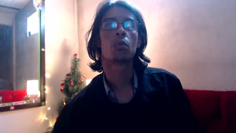 Snapshot of suggabrown_ chatting on December 24, 9:33 pm suggabrown_ online show from December 24, 9:33 pm