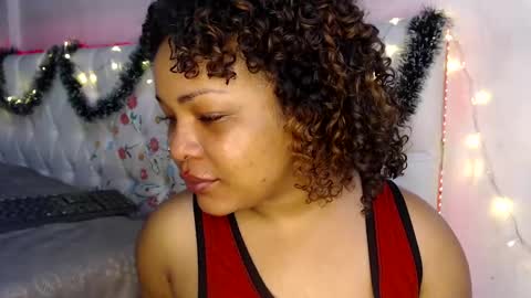 Snapshot of suggabrown_ chatting on December 30, 9:19 pm suggabrown_ online show from December 30, 9:19 pm