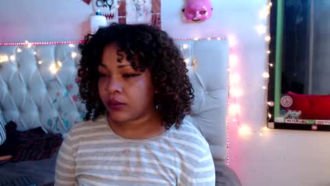 Snapshot of suggabrown_ chatting on January 23, 3:01 pm suggabrown_ online show from January 23, 3:01 pm