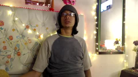 Snapshot of suggabrown_ chatting on March 2, 11:07 am suggabrown_ online show from March 2, 11:07 am