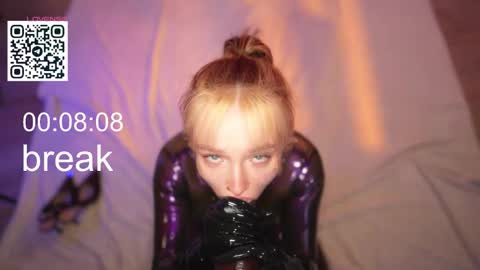 Snapshot of suk_ki chatting on February 21, 7:09 am Lika ginger Jessy blond online show from February 21, 7:09 am
