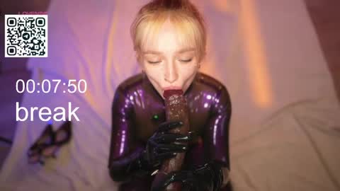 Snapshot of suk_ki chatting on March 14, 7:25 am Lika ginger Jessy blond online show from March 14, 7:25 am