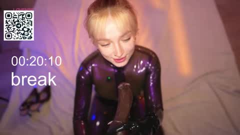 Snapshot of suk_ki chatting on March 20, 7:02 am Lika ginger Jessy blond online show from March 20, 7:02 am