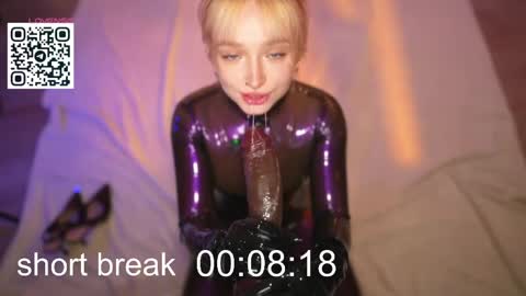 Snapshot of suk_ki chatting on April 17, 4:04 am Lika ginger Jessy blond online show from April 17, 4:04 am