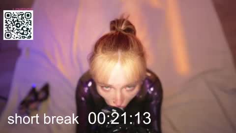 Snapshot of suk_ki chatting on April 20, 2:58 am Lika ginger Jessy blond online show from April 20, 2:58 am