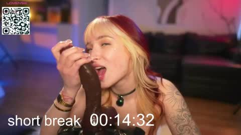 Snapshot of suk_ki chatting on May 1, 3:11 am Lika ginger Jessy blond online show from May 1, 3:11 am