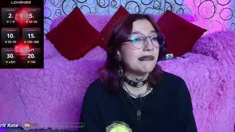 Snapshot of sukifuyu__ chatting on October 14, 11:49 pm online show from October 14, 11:49 pm