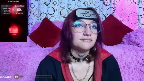 Snapshot of sukifuyu__ chatting on October 17, 10:23 pm online show from October 17, 10:23 pm