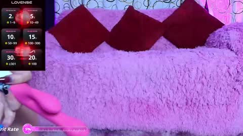 Snapshot of sukifuyu__ chatting on October 28, 1:31 am online show from October 28, 1:31 am