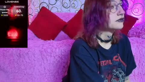 Snapshot of sukifuyu__ chatting on November 14, 6:17 pm online show from November 14, 6:17 pm