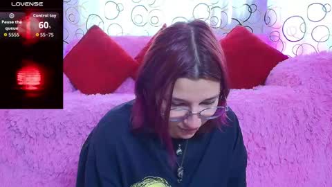 Snapshot of sukifuyu__ chatting on November 28, 2:53 pm online show from November 28, 2:53 pm