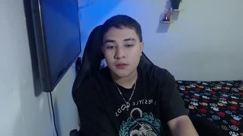Snapshot of sully50126 chatting on October 6, 7:33 pm sully50126 online show from October 6, 7:33 pm