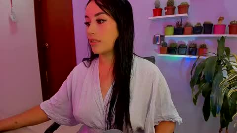 Snapshot of sulmatevans_ chatting on May 10, 3:28 pm Diana online show from May 10, 3:28 pm