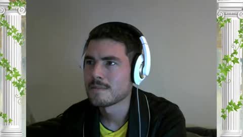 Snapshot of sultansgirls chatting on October 14, 6:14 am The Sultan online show from October 14, 6:14 am