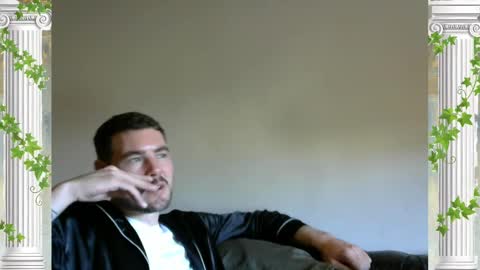 Snapshot of sultansgirls chatting on October 14, 8:09 pm The Sultan online show from October 14, 8:09 pm