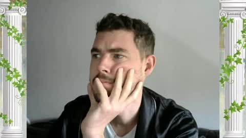 Snapshot of sultansgirls chatting on October 15, 3:45 pm The Sultan online show from October 15, 3:45 pm