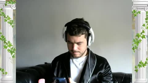 Snapshot of sultansgirls chatting on October 21, 6:52 pm The Sultan online show from October 21, 6:52 pm