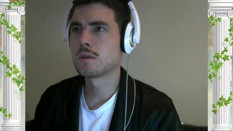 Snapshot of sultansgirls chatting on October 23, 3:17 am The Sultan online show from October 23, 3:17 am