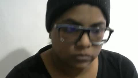 sultryindianxx100 online show from April 22, 8:50 am