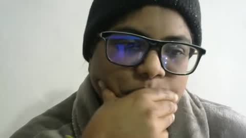 sultryindianxx100 online show from April 24, 8:28 am