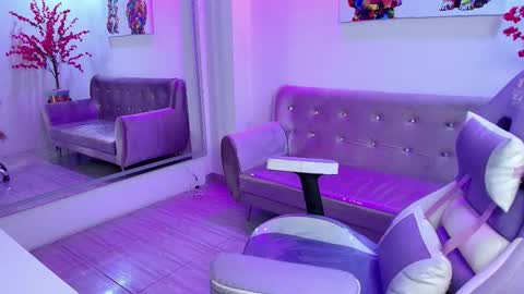 summer_miller online show from October 10, 11:31 am