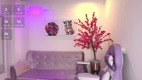 summer_miller online show from March 25, 11:38 am