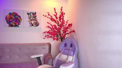 summer_miller online show from May 21, 11:39 am