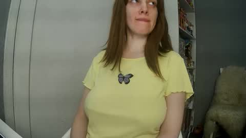 Snapshot of summerbluesky chatting on April 14, 2:56 pm summerbluesky online show from April 14, 2:56 pm