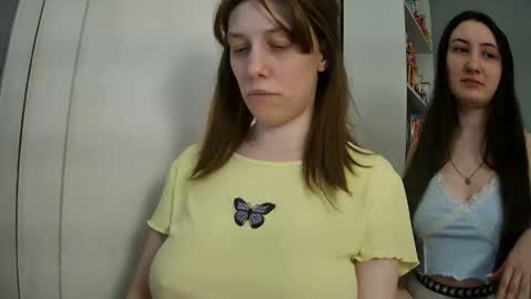 Snapshot of summerbluesky chatting on May 11, 4:37 pm summerbluesky online show from May 11, 4:37 pm