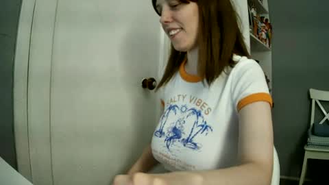 Snapshot of summerbluesky chatting on June 25, 4:00 pm summerbluesky online show from June 25, 4:00 pm