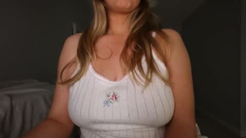 Summer Dawn online show from October 19, 6:52 pm