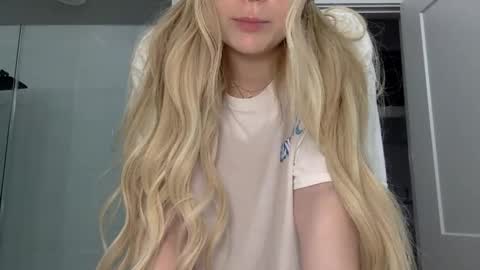 Snapshot of summergracexxx chatting on February 9, 7:27 am Summer online show from February 9, 7:27 am