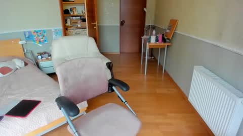 summerliza online show from September 22, 2:52 pm