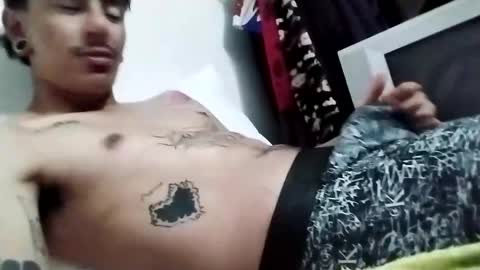 Snapshot of sun_apolo chatting on December 15, 11:42 pm sun_apolo online show from December 15, 11:42 pm