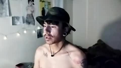 Snapshot of sun_apolo chatting on January 2, 11:16 pm sun_apolo online show from January 2, 11:16 pm