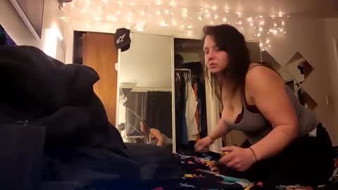 Snapshot of sun_flower_seeds chatting on December 15, 3:33 am sun_flower_seeds online show from December 15, 3:33 am