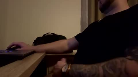 Snapshot of sun_is_dark chatting on March 22, 5:27 pm Luka online show from March 22, 5:27 pm