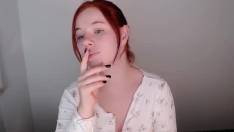 Snapshot of sun_lovely chatting on October 9, 1:14 am Alexi online show from October 9, 1:14 am