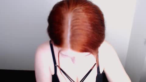 Snapshot of sun_lovely chatting on November 26, 3:24 pm Alexi online show from November 26, 3:24 pm